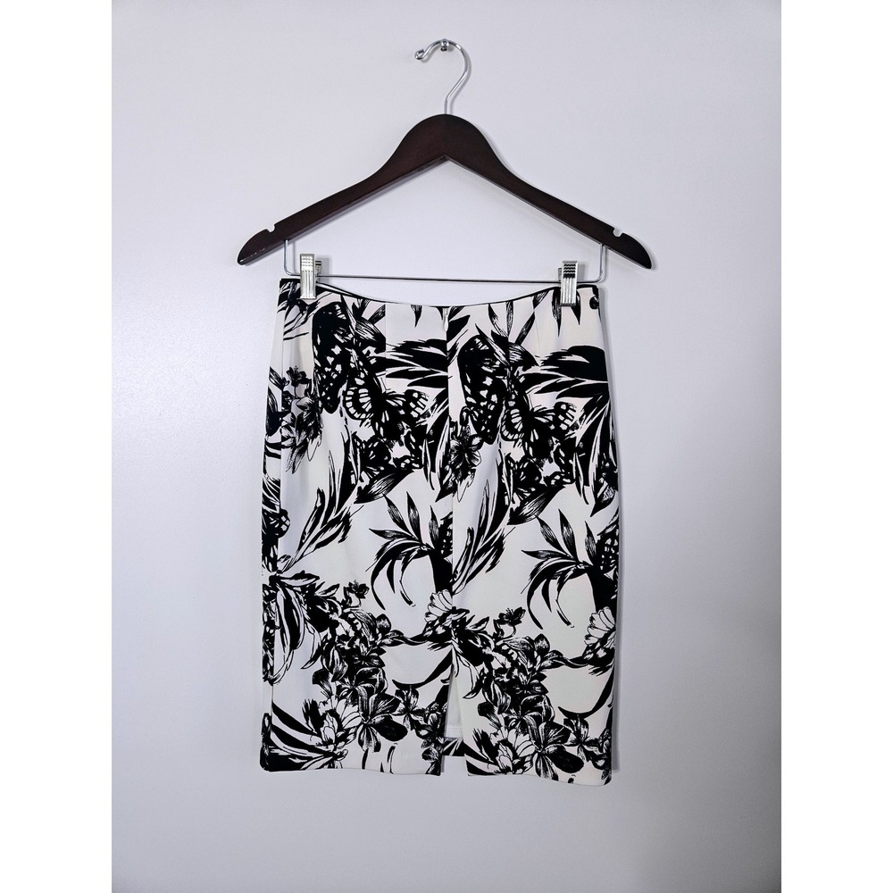 White House Black Market Floral Butterfly Pencil Skirt Black White Career Sz 4 - Picture 3 of 6